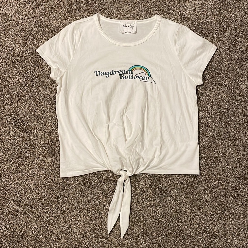 Sadie & Sage daydream believer graphic front tie shirt top